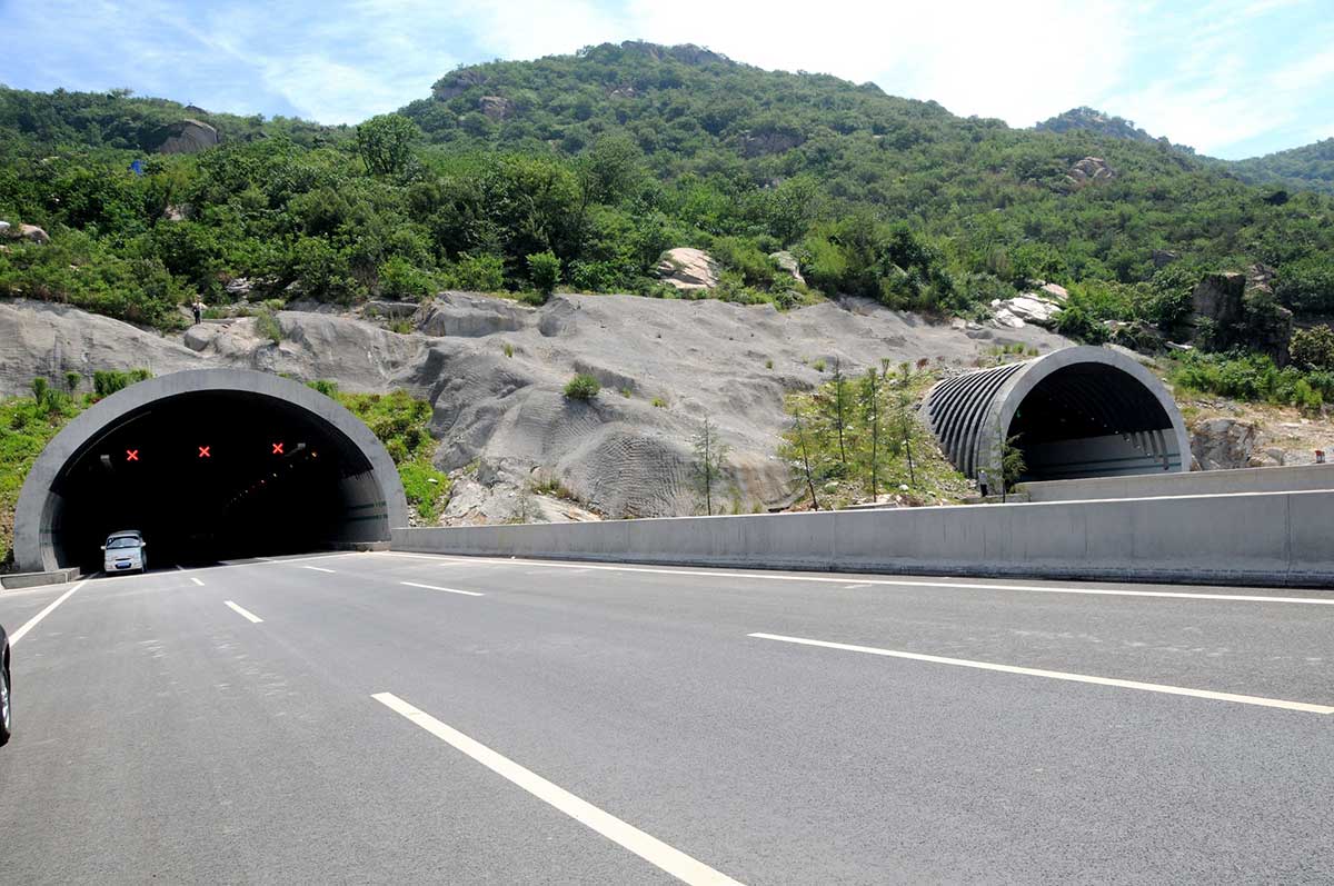 东疏港后云台山隧道